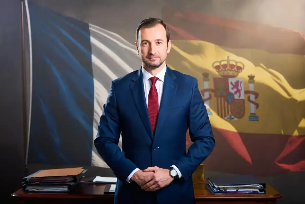 Avocat Franco Espagnol : Maître avocat bilingue spécialisé dans les affaires transfrontalières entre la France et l’Espagne. Divorce, succession, immobilier, droit des affaires. Accompagnement juridique en français et espagnol.